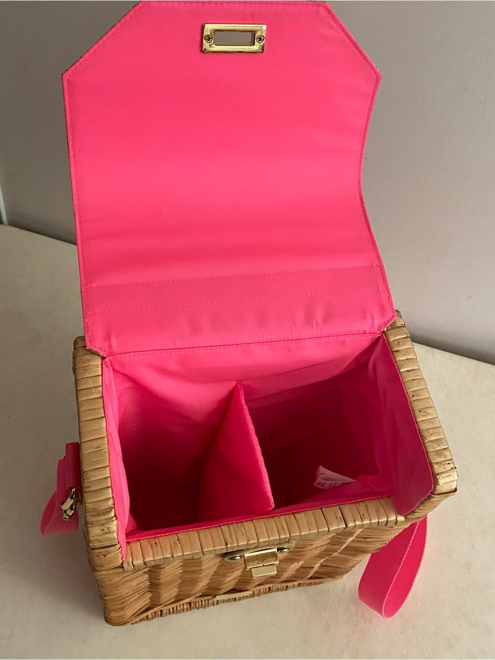 Lily Pulitzer Wicker Rattan Wine Basket Bag Patterned Pink Gold-Tone Accent - Picture 10 of 12